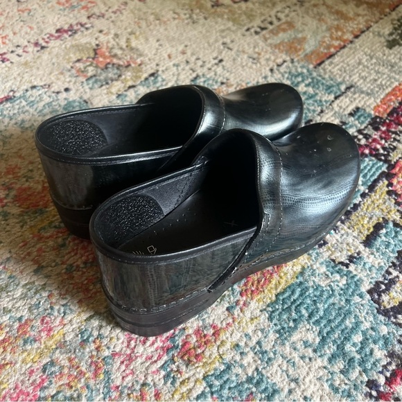 Dansko Professional Charcoal Patent Work Nurse Clog Shoes - Picture 3 of 5